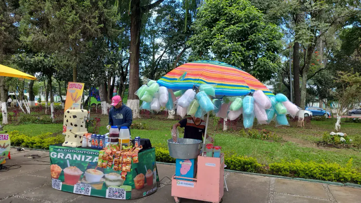 Stand completo de dulces para bodas Guatemala